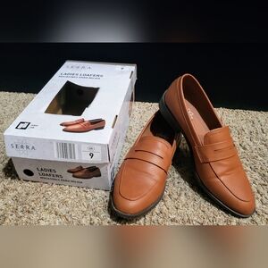 Serra Ladies Tan Loafers